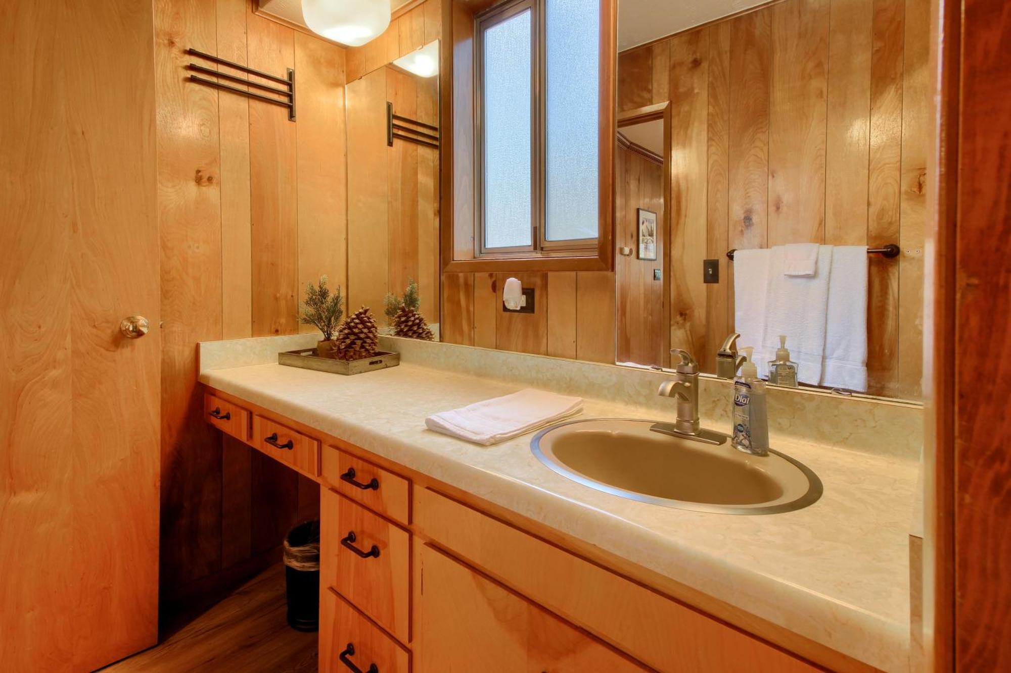 Acorn Alley Inside Yosemite - Dog Friendly W/hot Tub, Fire Pit, Ev Charger * North Wawona