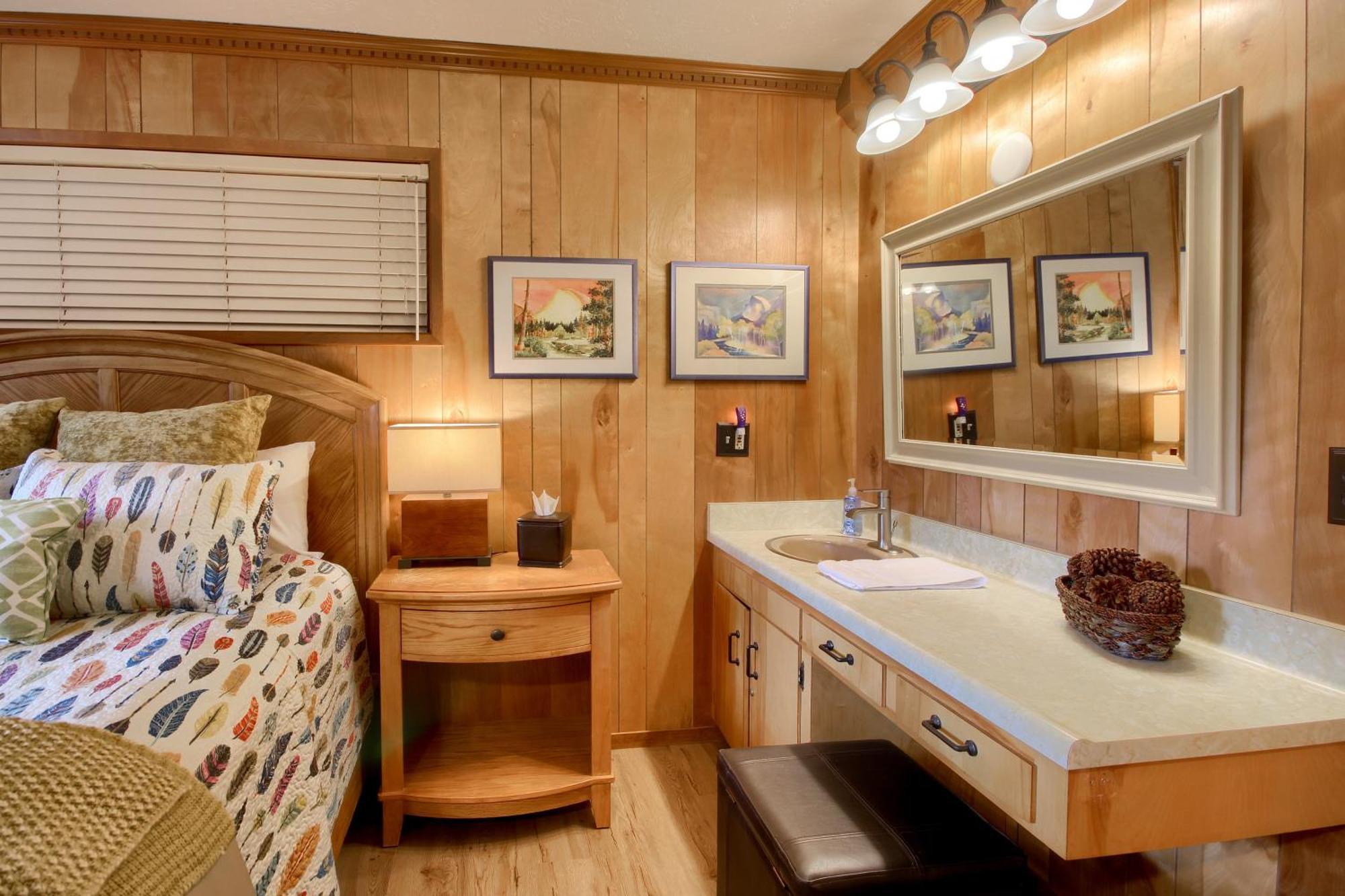 Acorn Alley Inside Yosemite - Dog Friendly W/hot Tub, Fire Pit, Ev Charger